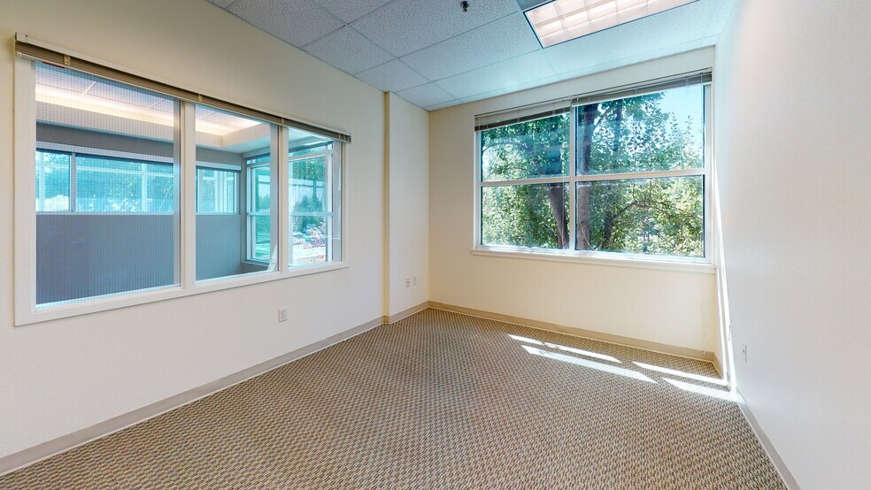 More Photos Of 693 Ray J. Glatt Cir, Woodburn Medical For Sale