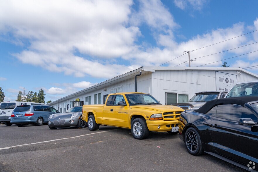 More Photos Of 18435 SW Pacific Hwy, Tualatin Auto Dealership For Sale