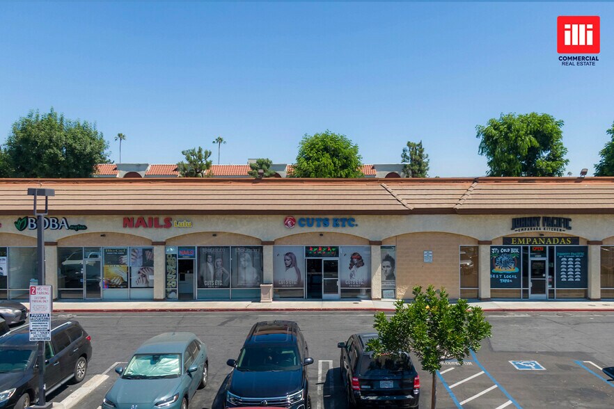 More Photos Of 20111-20149 Saticoy St, Winnetka Storefront For Lease