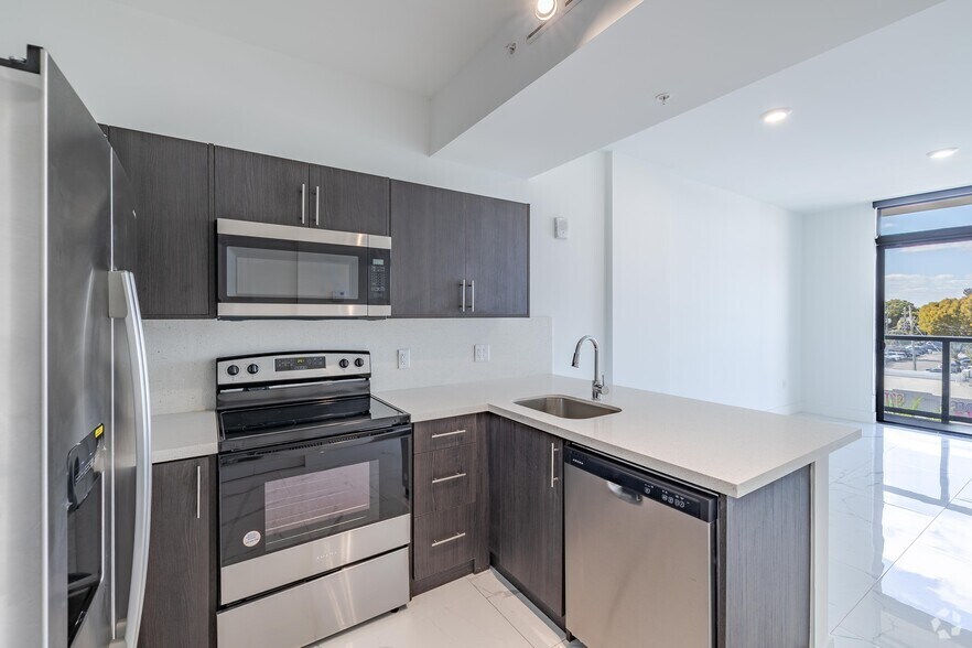More Photos Of 1 Curtiss Pky, Miami Springs Apartments For Sale