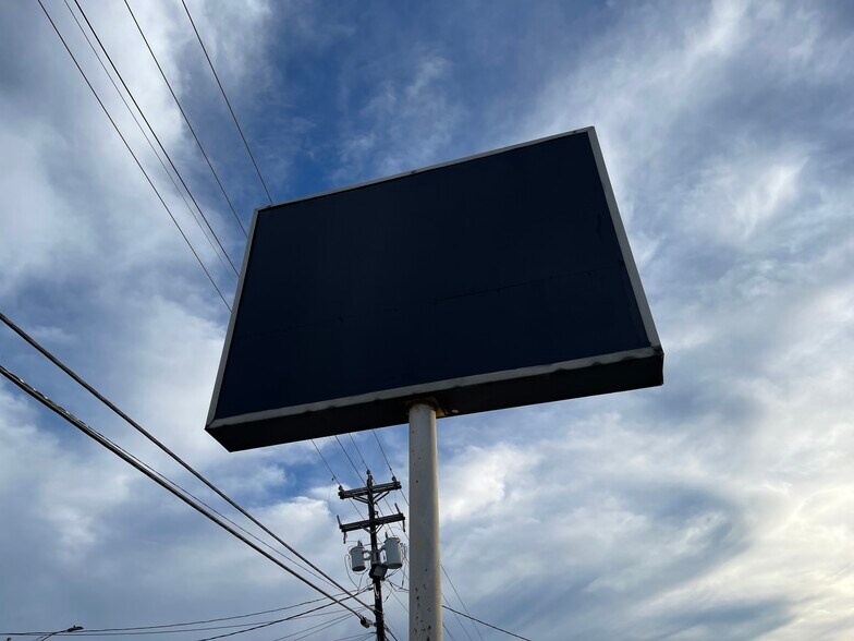 More Photos Of 8841 Bright Star Rd, Douglasville Storefront Retail Office For Sale