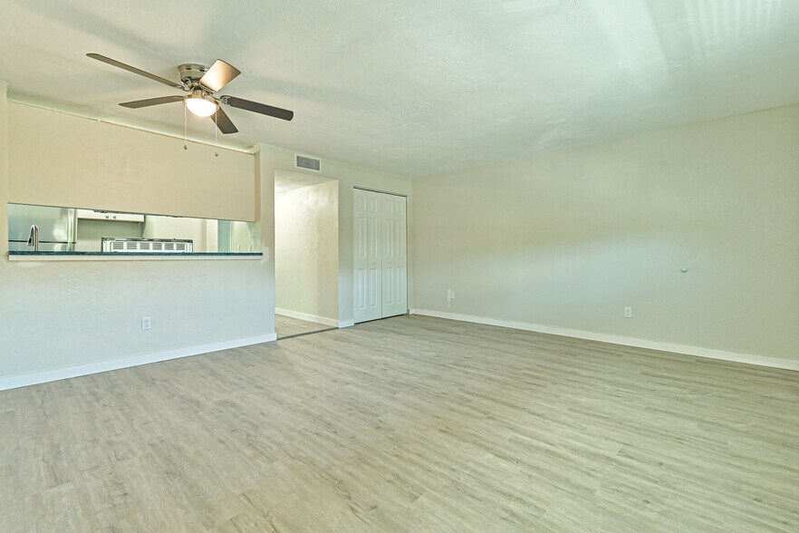 More Photos Of 208 N Halifax Ave, Daytona Beach Apartments For Sale