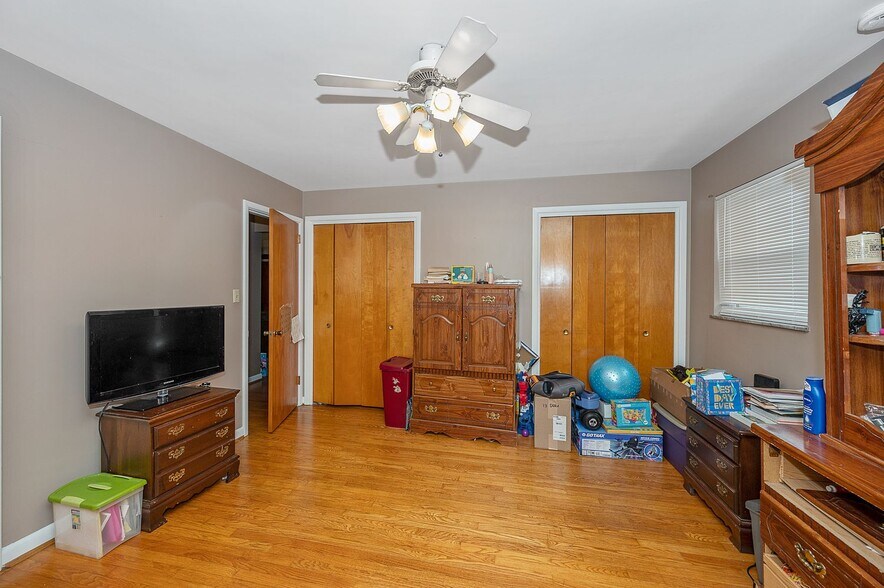 More Photos Of 2310 Van Leunen Dr, Cincinnati Multifamily For Sale