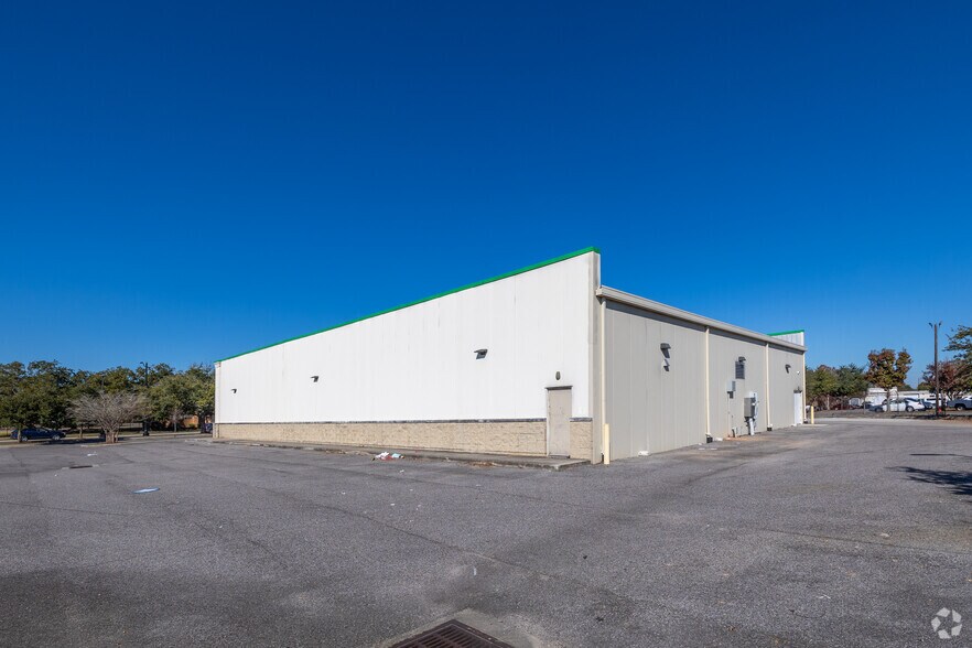 More Photos Of 336 N Broad St, Mobile Freestanding For Sale