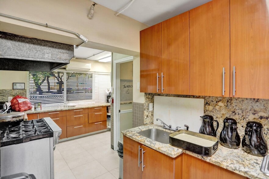 More Photos Of 1722 Madison St, Hollywood Assisted Living For Sale