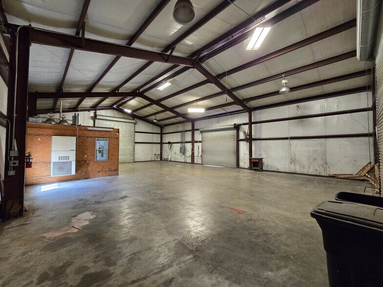 More Photos Of 503 S 1st St, Temple Warehouse For Lease