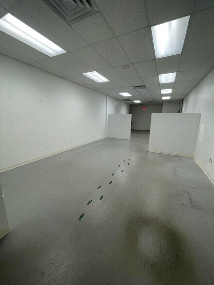 More Photos Of 1747-1757 Sunrise Hwy, Bay Shore Unknown For Lease