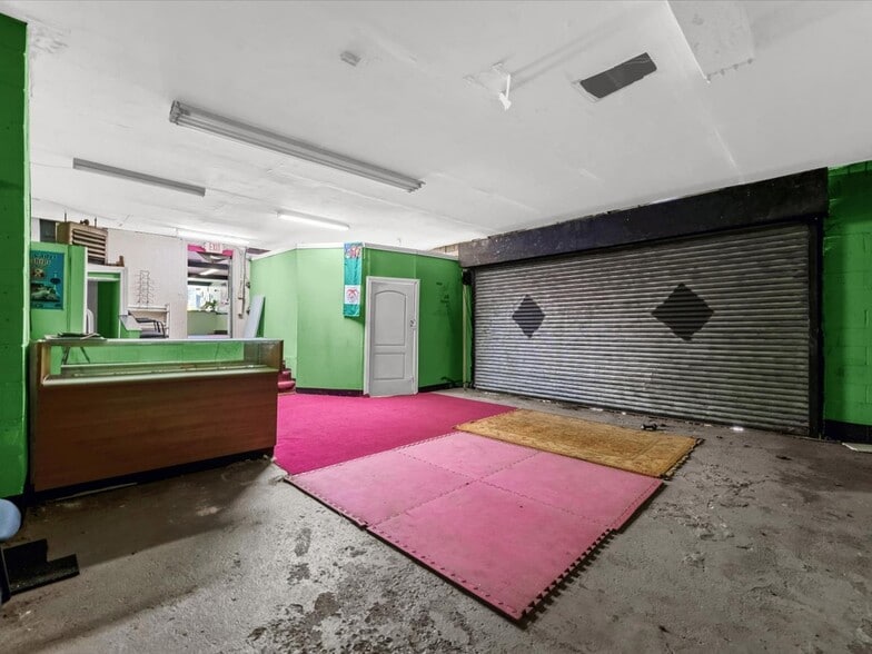 More Photos Of 1761-1763 New York Ave, Huntington Station Storefront Retail Residential For Lease