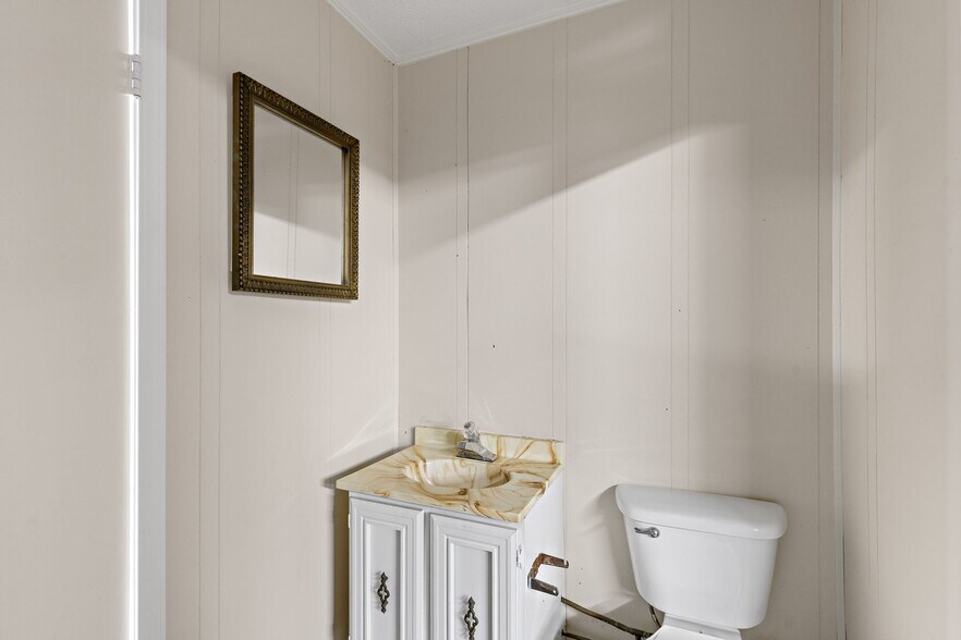 More Photos Of 446 3rd st, Burkburnett Warehouse For Sale