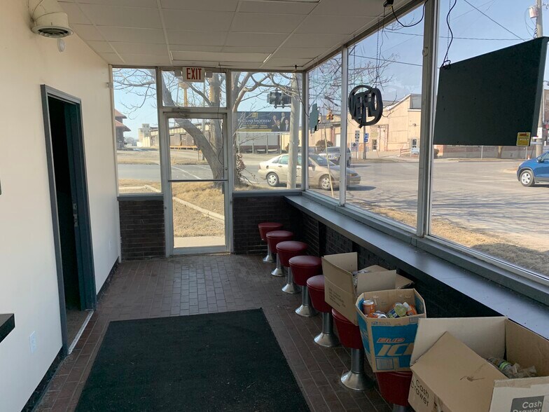 More Photos Of 102 Corunna Ave, Owosso Freestanding For Sale