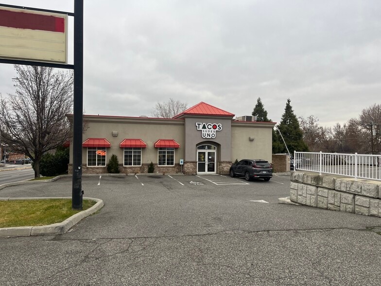 More Photos Of 2417 W Kennewick Ave, Kennewick Restaurant For Lease