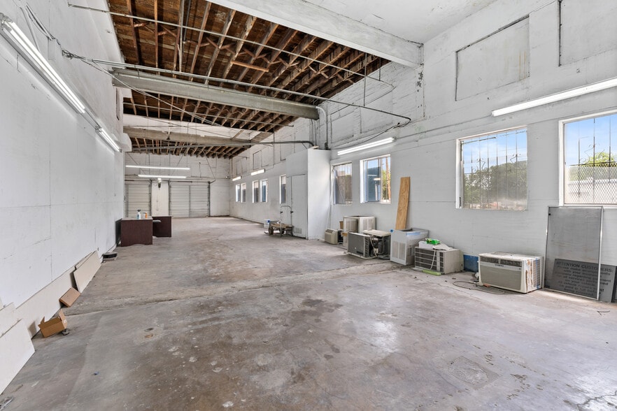 More Photos Of 103 Blanco Rd, San Antonio Auto Repair For Lease
