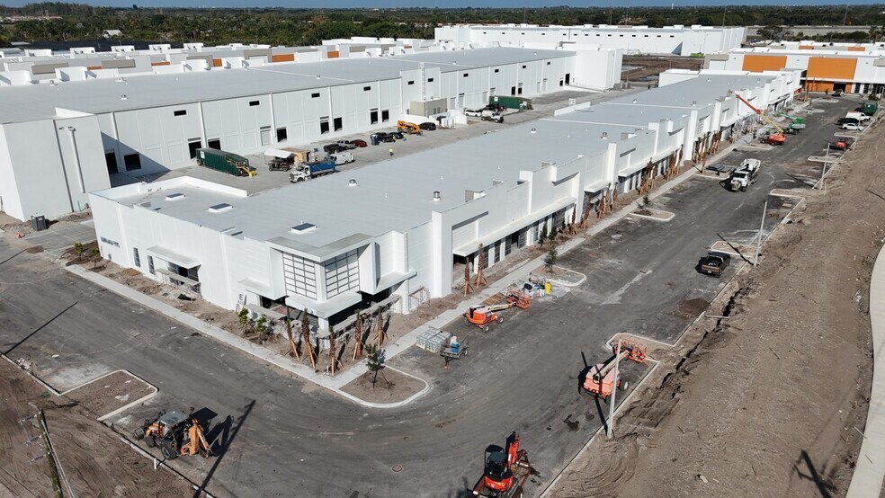 More Photos Of 8289 Boynton Beach Blvd, Boynton Beach Unknown For Lease