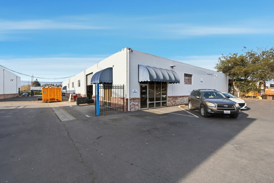 More Photos Of 450 Veterans Blvd, Redwood City Unknown For Lease