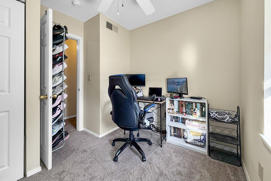 More Photos Of 2645 Newbury Cir, Burlington Apartments For Sale