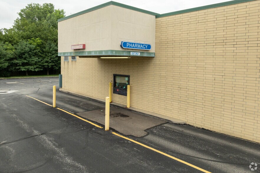 More Photos Of 1763 E Main St, Kent Unknown For Lease