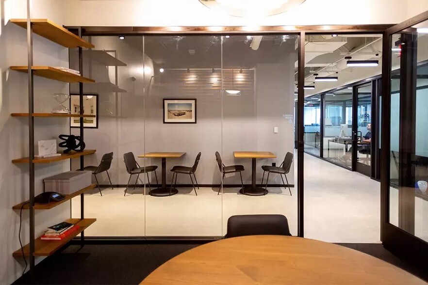 More Photos Of 401 E Jackson St, Tampa Coworking Space