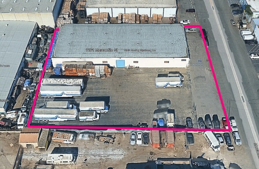 More Photos Of 1161 Mercantile St, Oxnard Self Storage For Sale