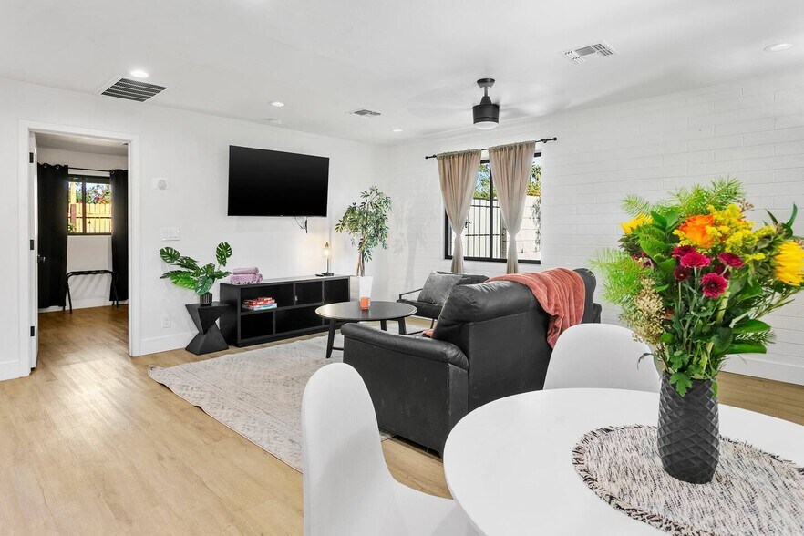 More Photos Of 3139 N 40th St, Phoenix Apartments For Sale