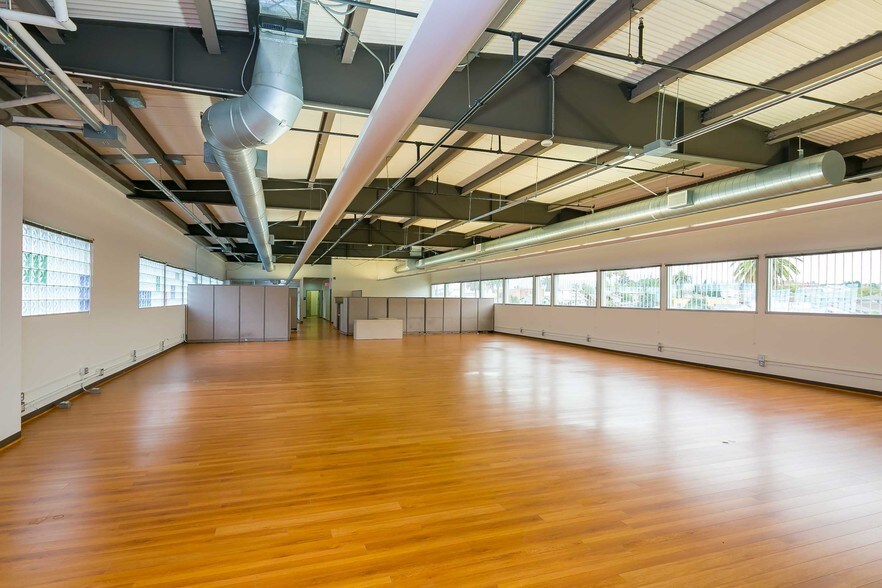 More Photos Of 2417 Beverly Blvd, Los Angeles Office For Lease