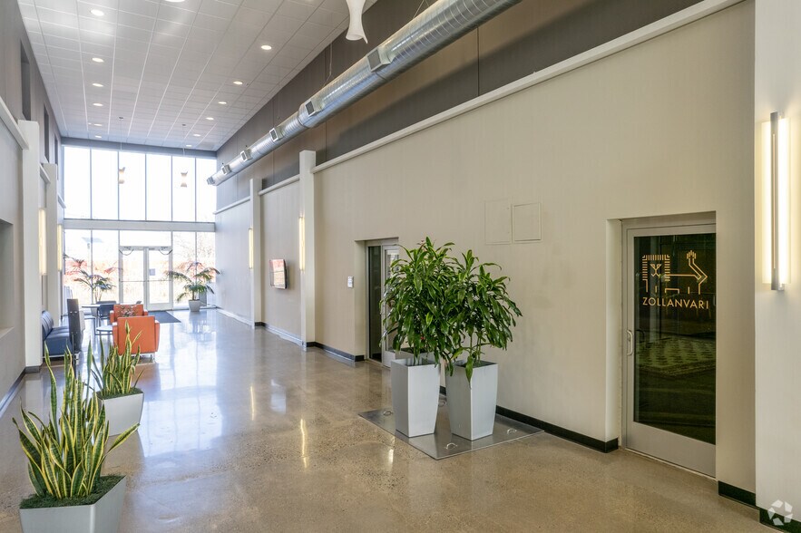 More Photos Of 600 Meadowlands Pky, Secaucus Light Distribution For Lease