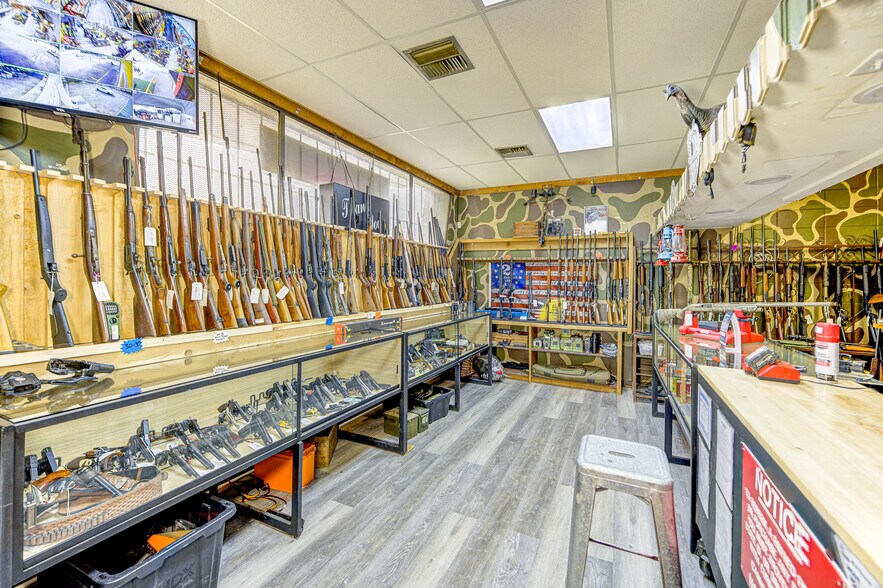 More Photos Of 3412 Washington St, Vicksburg Freestanding For Sale