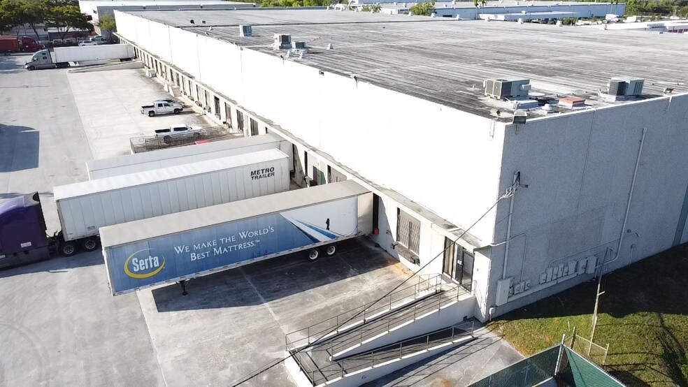 More Photos Of 2001 Australian Ave, Riviera Beach Warehouse For Lease
