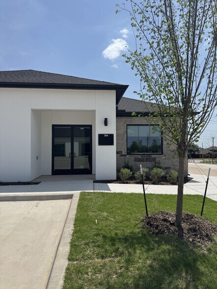 More Photos Of 3951 Alma Rd, McKinney Office For Sale