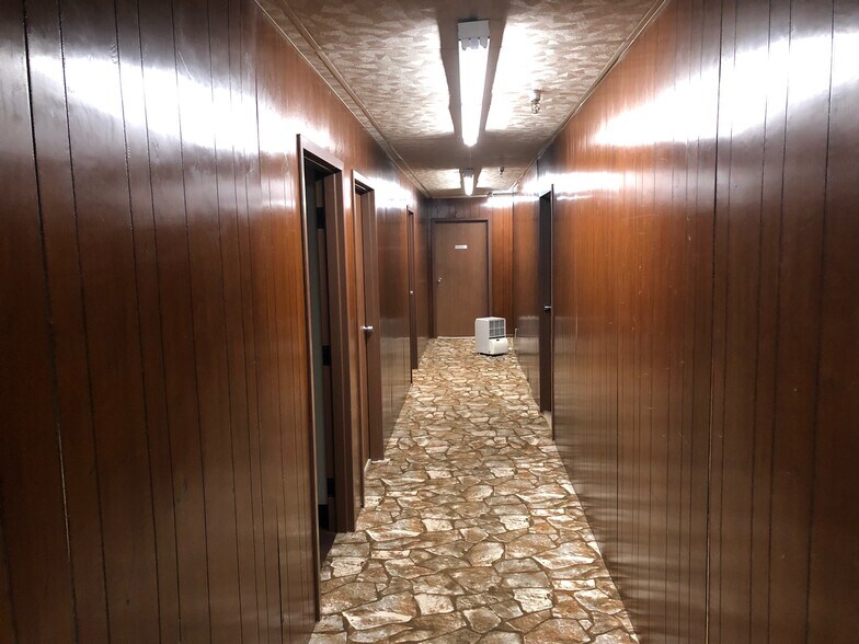 More Photos Of 1110 E Bristol Rd, Burton Medical For Lease