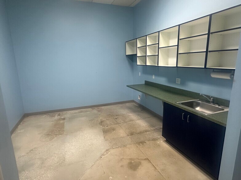 More Photos Of W University @ SWC W. University & S.W. 34th St., Gainesville Unknown For Lease