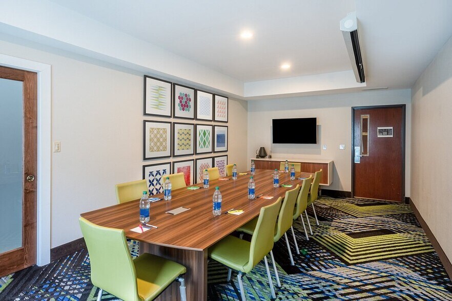 More Photos Of 310 Orchard Hill Dr, Tell City Hotel For Sale