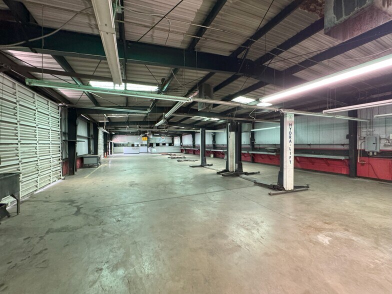 More Photos Of 460-480 S Arrowhead Ave, San Bernardino Warehouse For Lease