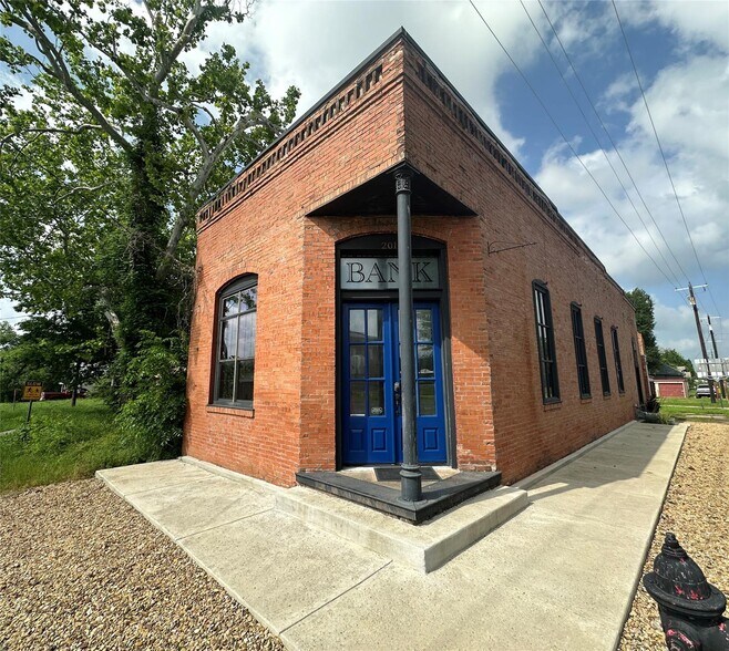 More Photos Of 201 W Main St, Cumby Office For Sale