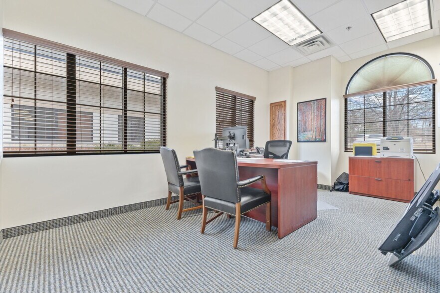 More Photos Of 300 Coon Rapids Blvd NW, Coon Rapids Office Residential For Lease