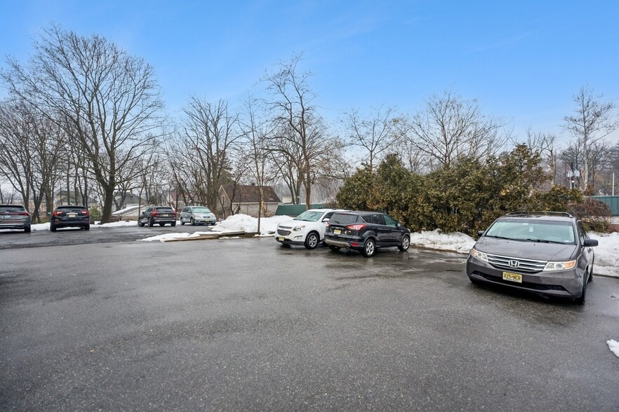 More Photos Of 499 Valley St, Maplewood Storefront Retail Residential For Sale