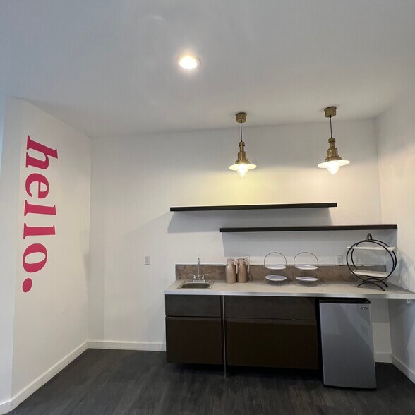 More Photos Of 12-20 N San Mateo Dr, San Mateo Medical For Lease