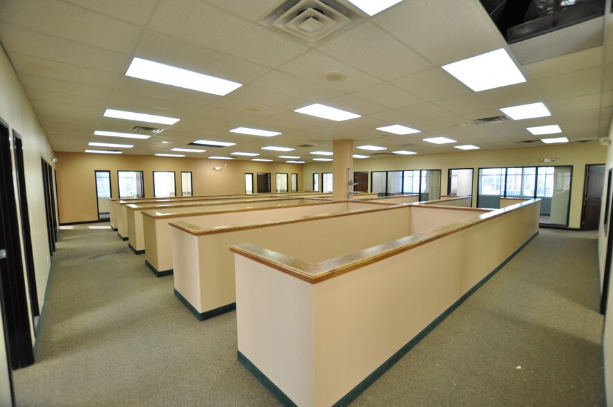 More Photos Of 375 N Stephanie St, Henderson Office For Sale