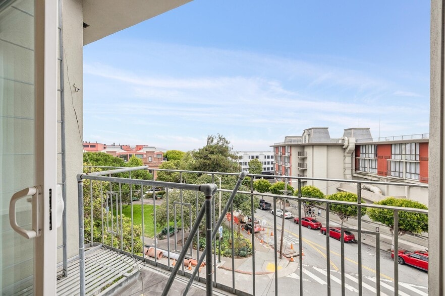 More Photos Of 1321 Columbus Ave, San Francisco Apartments For Sale