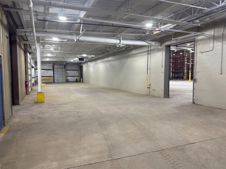 More Photos Of 3400 Westinghouse Blvd, Charlotte Manufacturing For Lease
