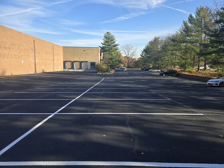 More Photos Of 12 Wright Way, Oakland Warehouse For Lease