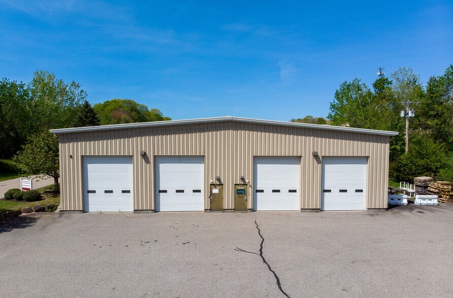 More Photos Of 376 Dry Bridge Rd, North Kingstown Warehouse For Sale
