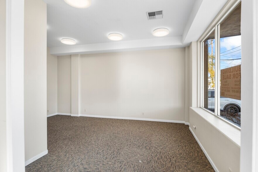 More Photos Of 585 W Hedding St, San Jose Service For Sale