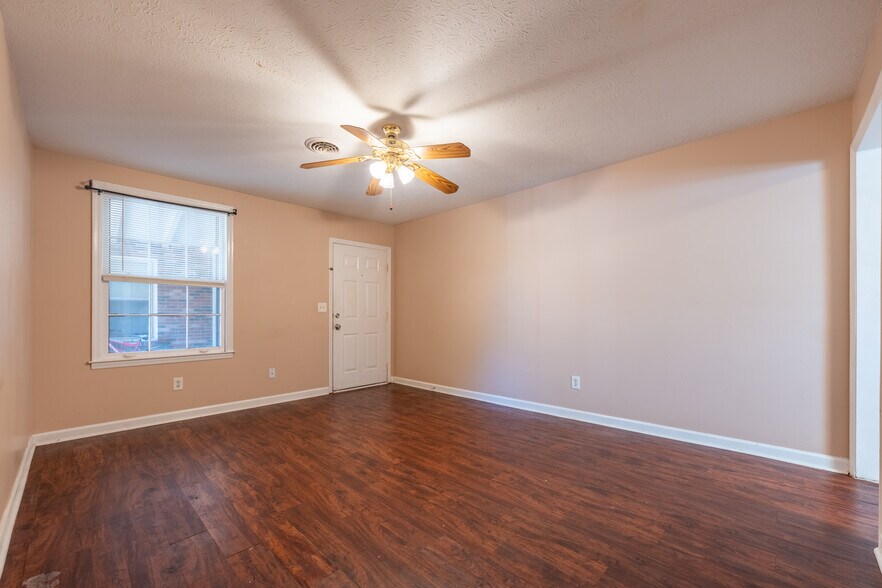 More Photos Of 138 Hibiscus Dr, Ashland City Multifamily For Sale