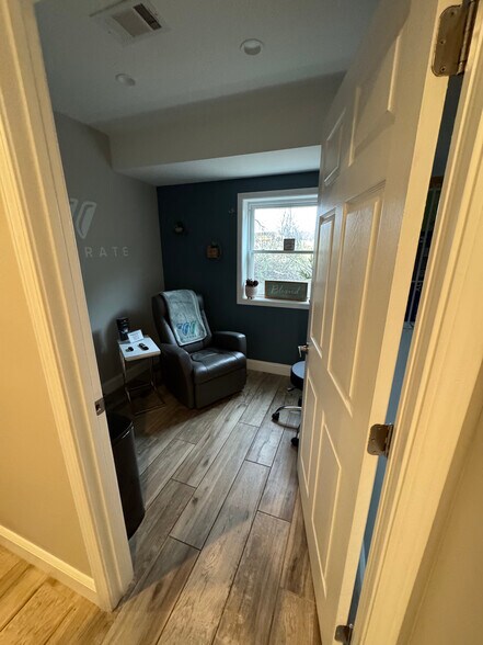 More Photos Of 1245 Alpharetta St, Roswell Medical For Sale