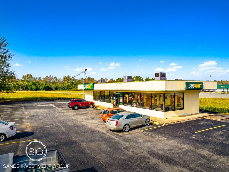 Primary Photo Of 1161 Pine St, Unadilla Freestanding For Sale