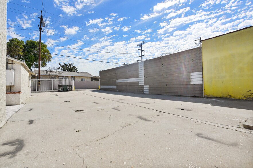 More Photos Of 1108 E 84th Pl, Los Angeles Religious Facility For Sale