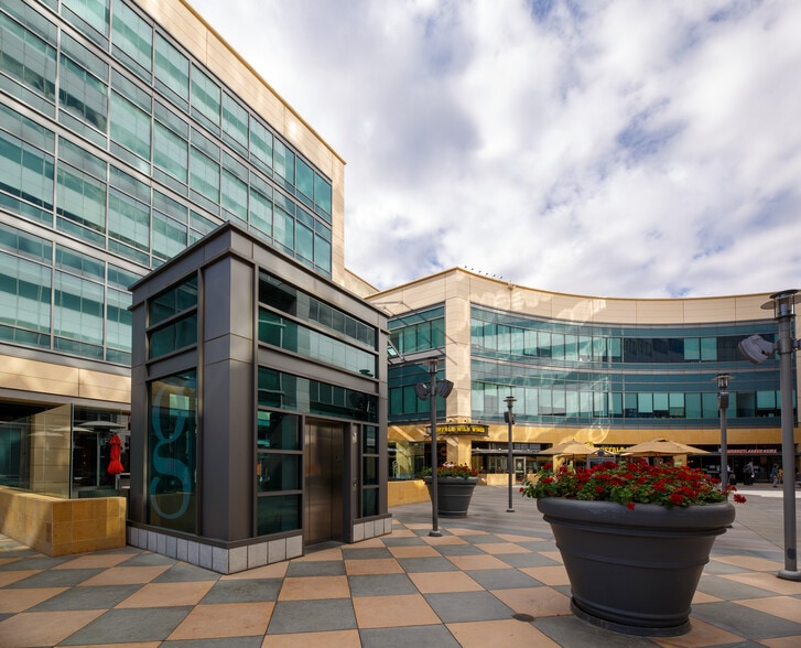 More Photos Of 15301 Ventura Blvd, Sherman Oaks Unknown For Lease