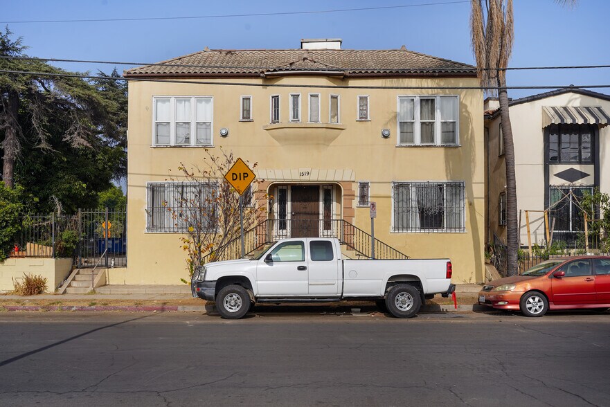More Photos Of 1519 W 30th St, Los Angeles Apartments For Sale