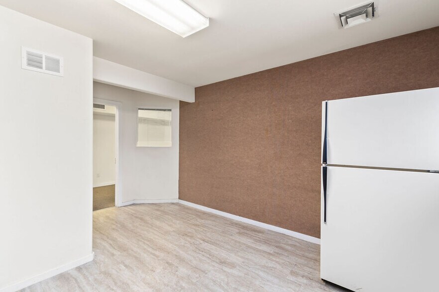 More Photos Of 562 W Crete Cir, Grand Junction Warehouse For Sale