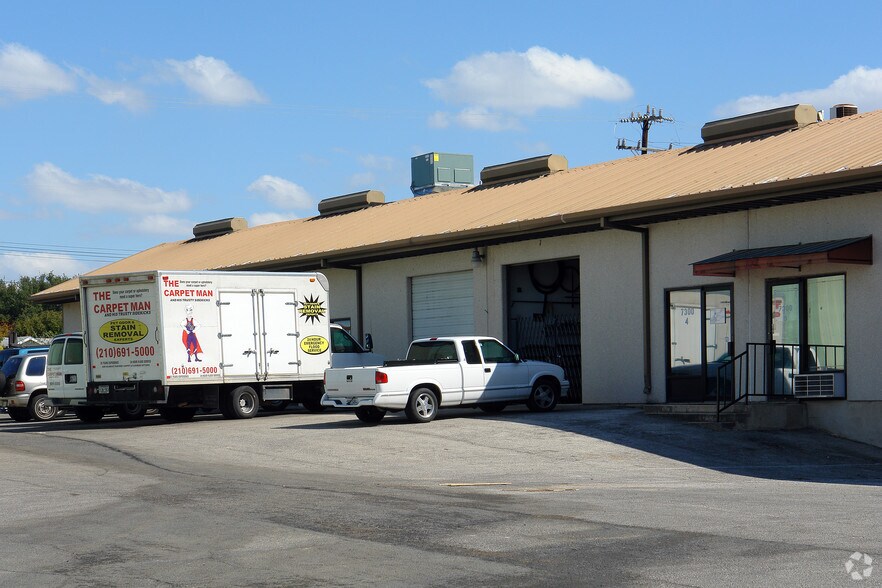 More Photos Of 7300 Caribou St, San Antonio Warehouse For Lease